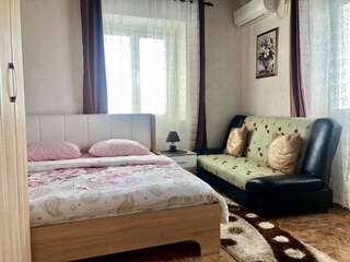 Апартаменты Apartments Zuto Улцинь Номер-студио с балконом и видом на море-9