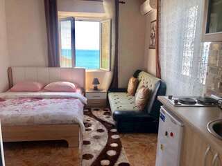 Апартаменты Apartments Zuto Улцинь Номер-студио с балконом и видом на море-10